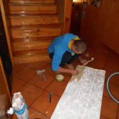 Jak zrobić tło do akwarium ze styropianu: Prosty poradnik DIY